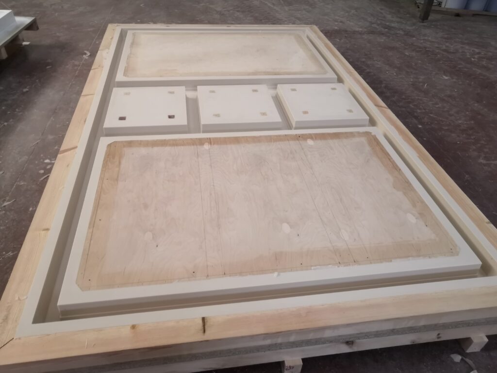 Moule d&rsquo;encadrement – bois + élastomère de PU